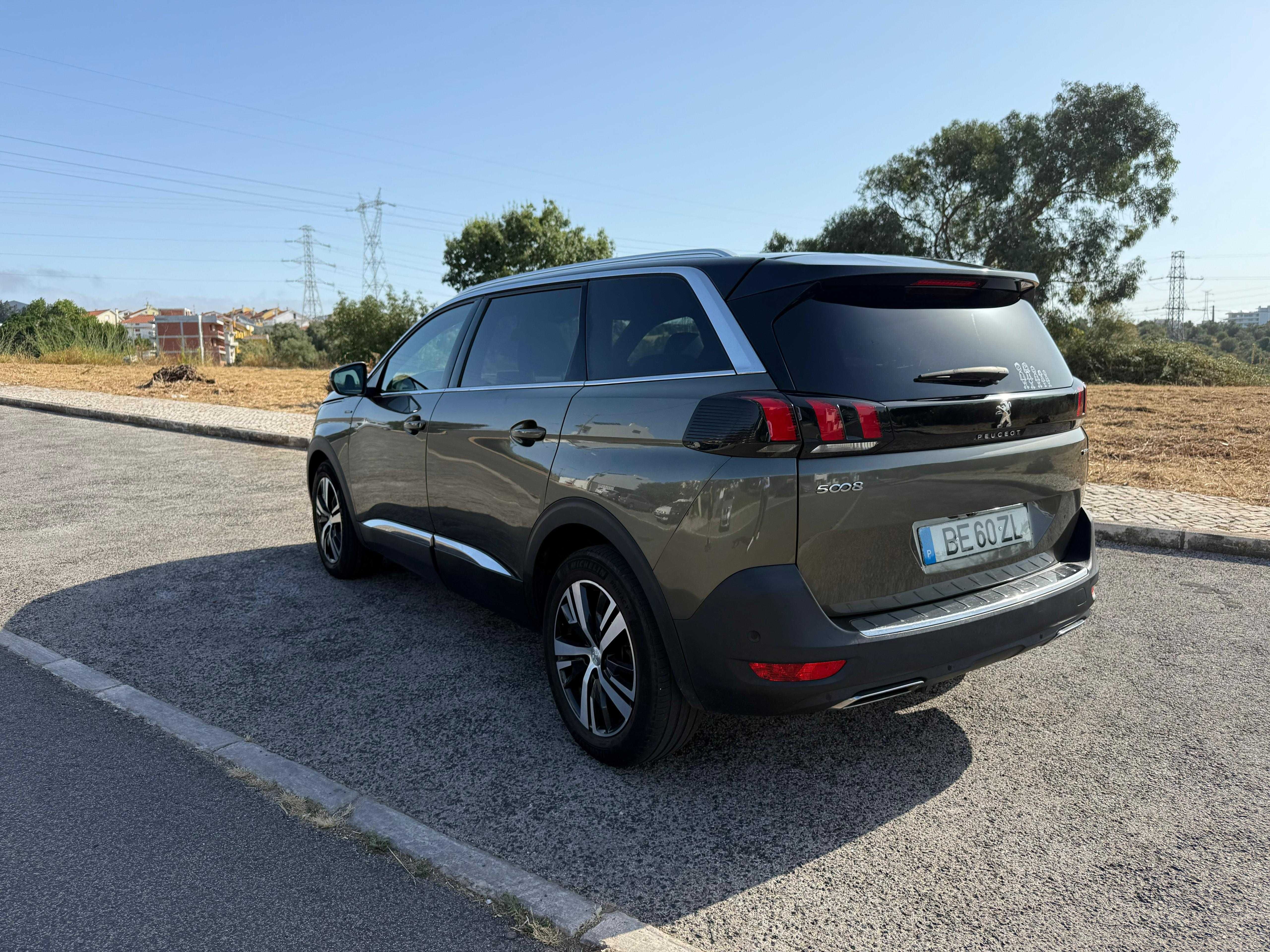 Peugeot 5008 GT Line 7 Lugares 1.6cc  2018