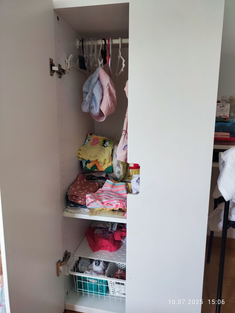 Cama e armário de criança