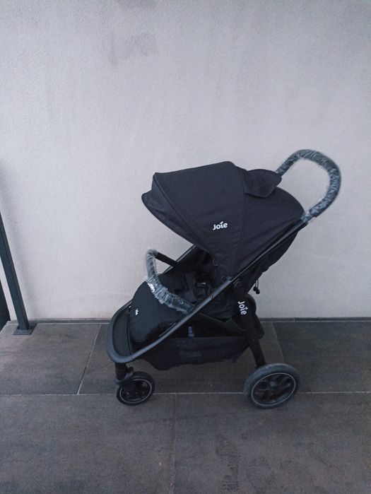 Nowy wózek spacerowy joie litetrax s