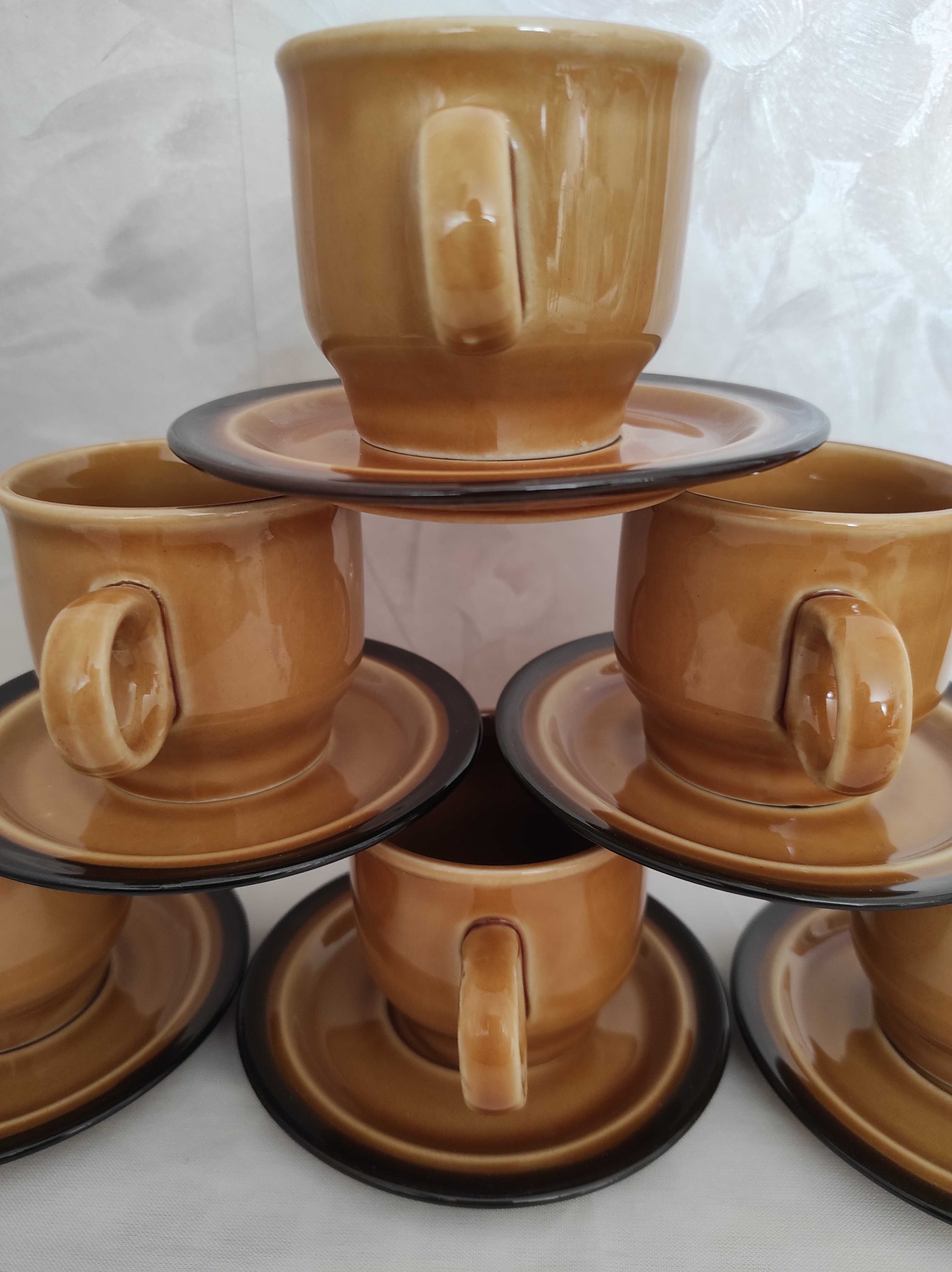 Filiżanki ze spodkami, porcelit Pruszków PRL