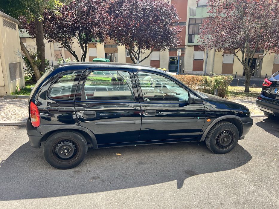 Opel Corsa B Preto