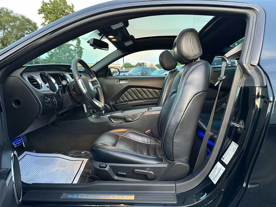 Ford Mustang GT      2014