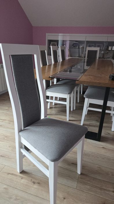 Krzesło tapicerowane jak nowe