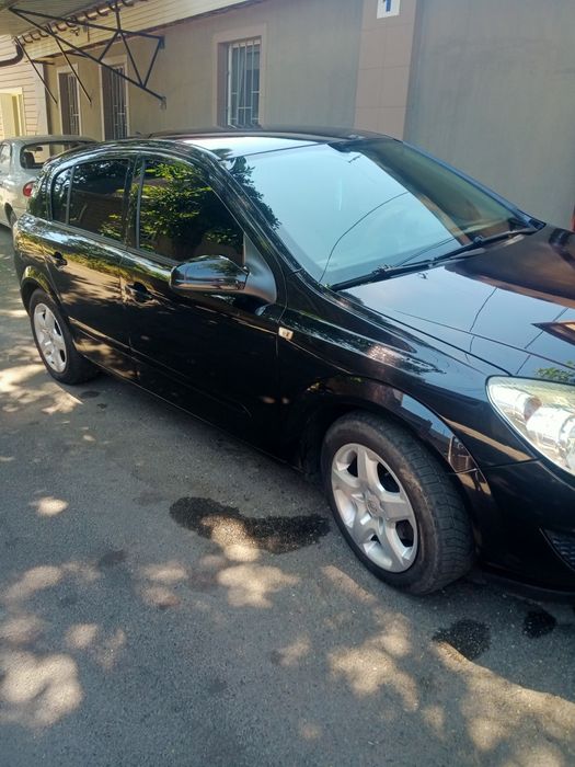 Продам автомобиль Opel Astra H 2007 год.Вложений не требует.
