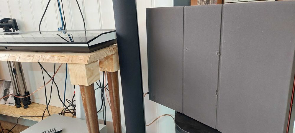 Aparelhagem Bang & Olufsen com 4 colunas