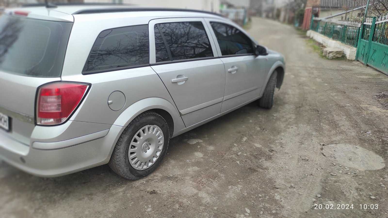 Opel Astra H 2008 рік.