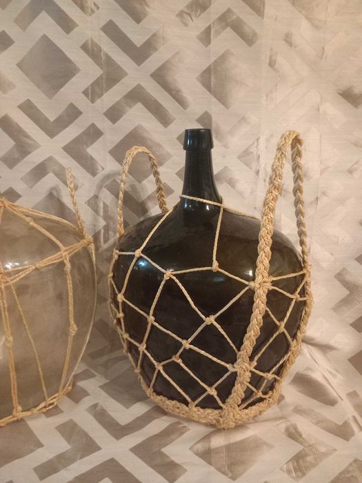 Garrafões de vidro, Antigos, cobertura corda  macramé, preço cada