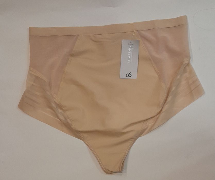 Stringi modelujące z wysokim stanem