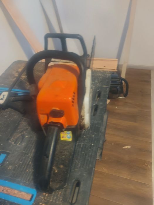 Продаю  бензопилу робоча  в нормальному стані