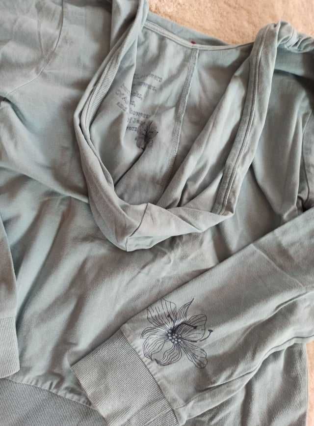 Bluza z kapturem z ciekawym printem kolor morski Carry rozmiar M