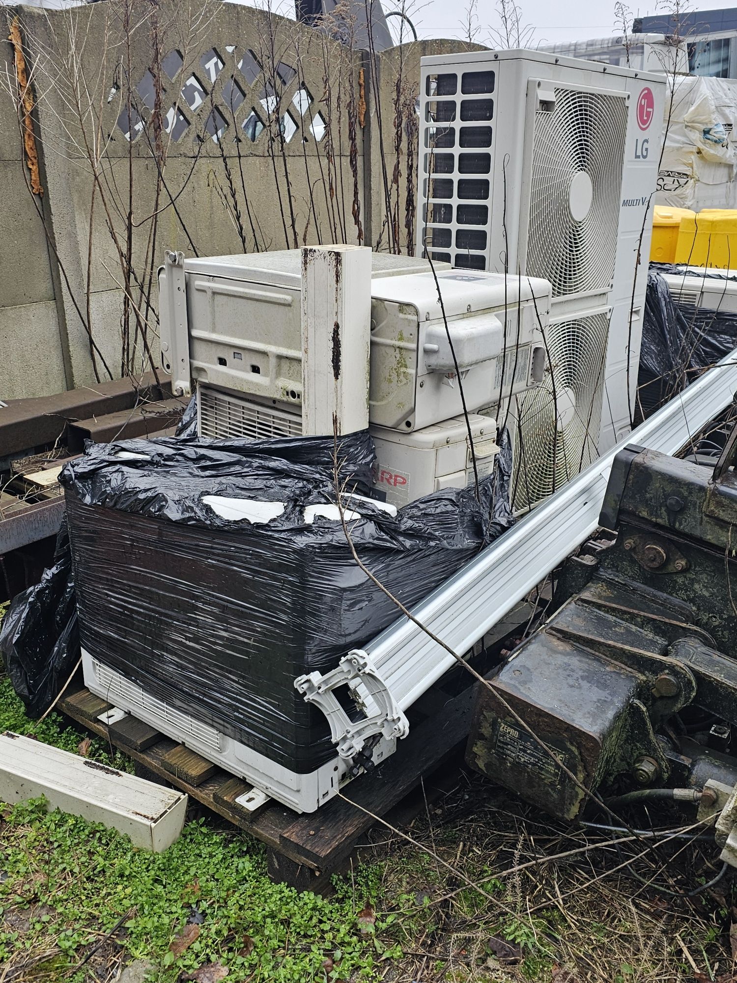 Agregaty zewnętrzne Sharp 6 sztuk