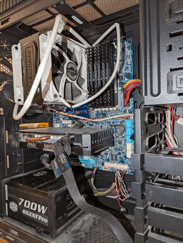 Komputer 6 rdzeni 12 wątków 3.3ghz GTX 1660Ti 24gb Cooler master