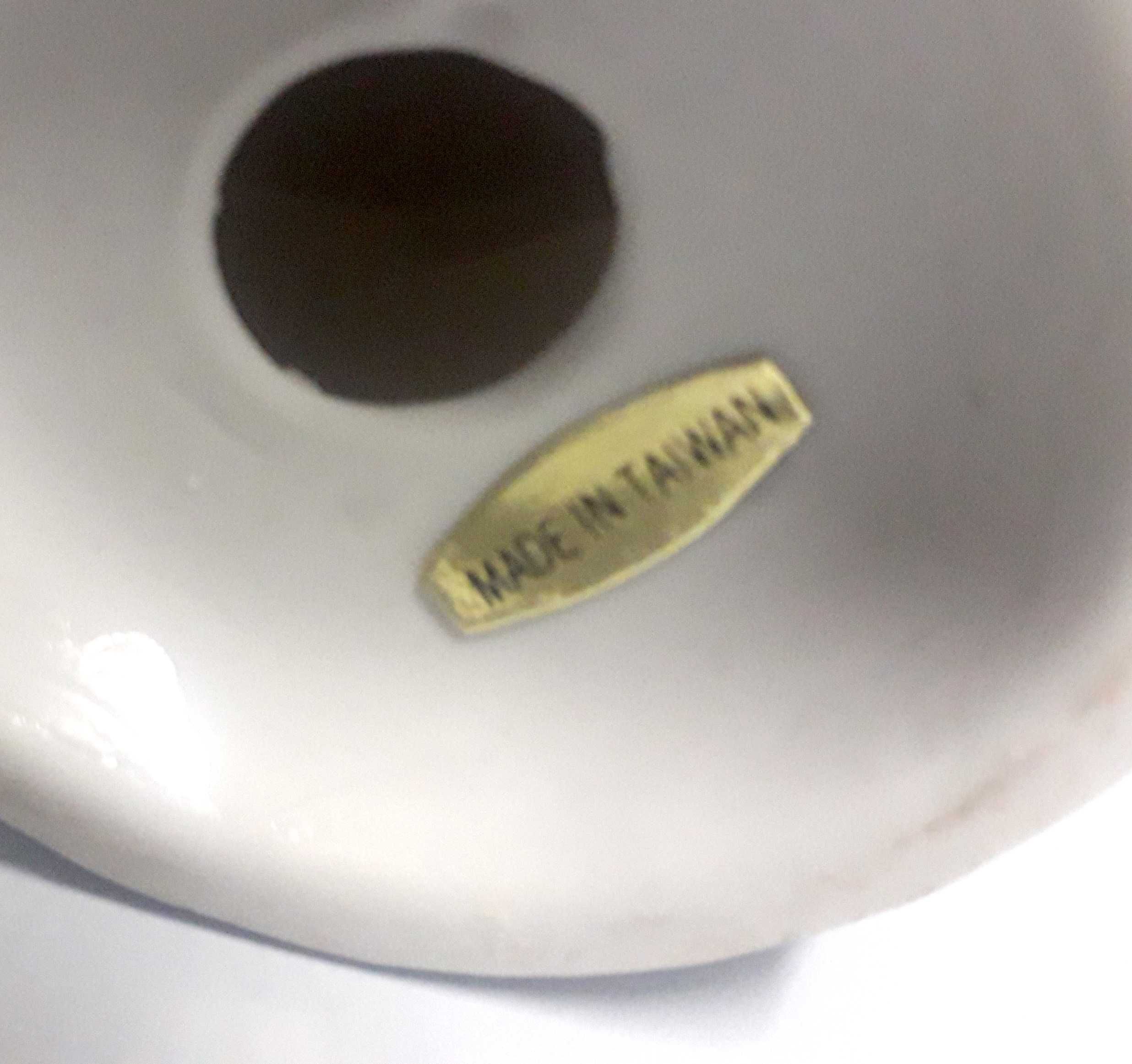 Estatueta em Porcelana Antiga (séc. XX)