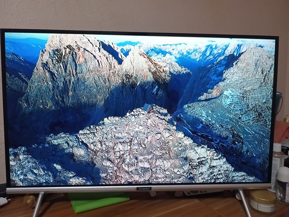 Продається гарний андроїд телевізор.