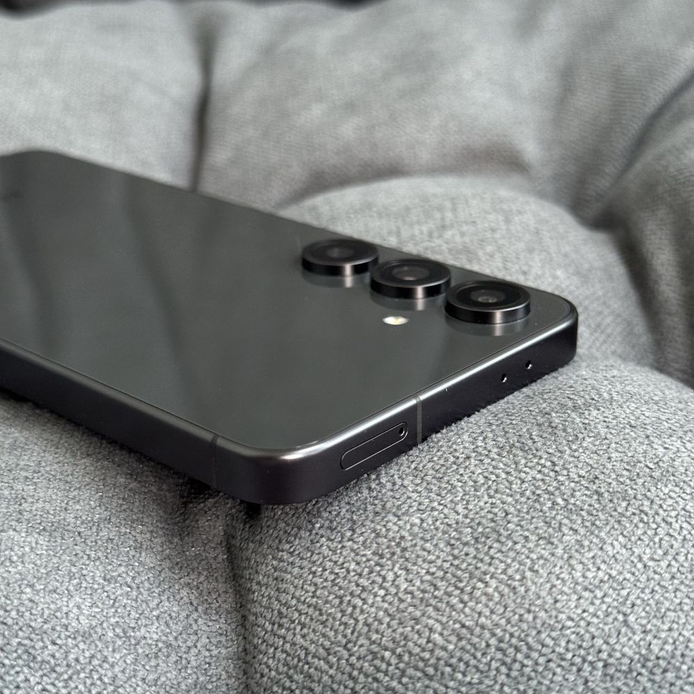 Samsung S24 FE как Новый