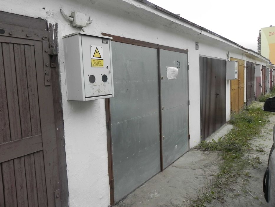 Garaż ww Gdyni czysty, suchy,bezpieczny.