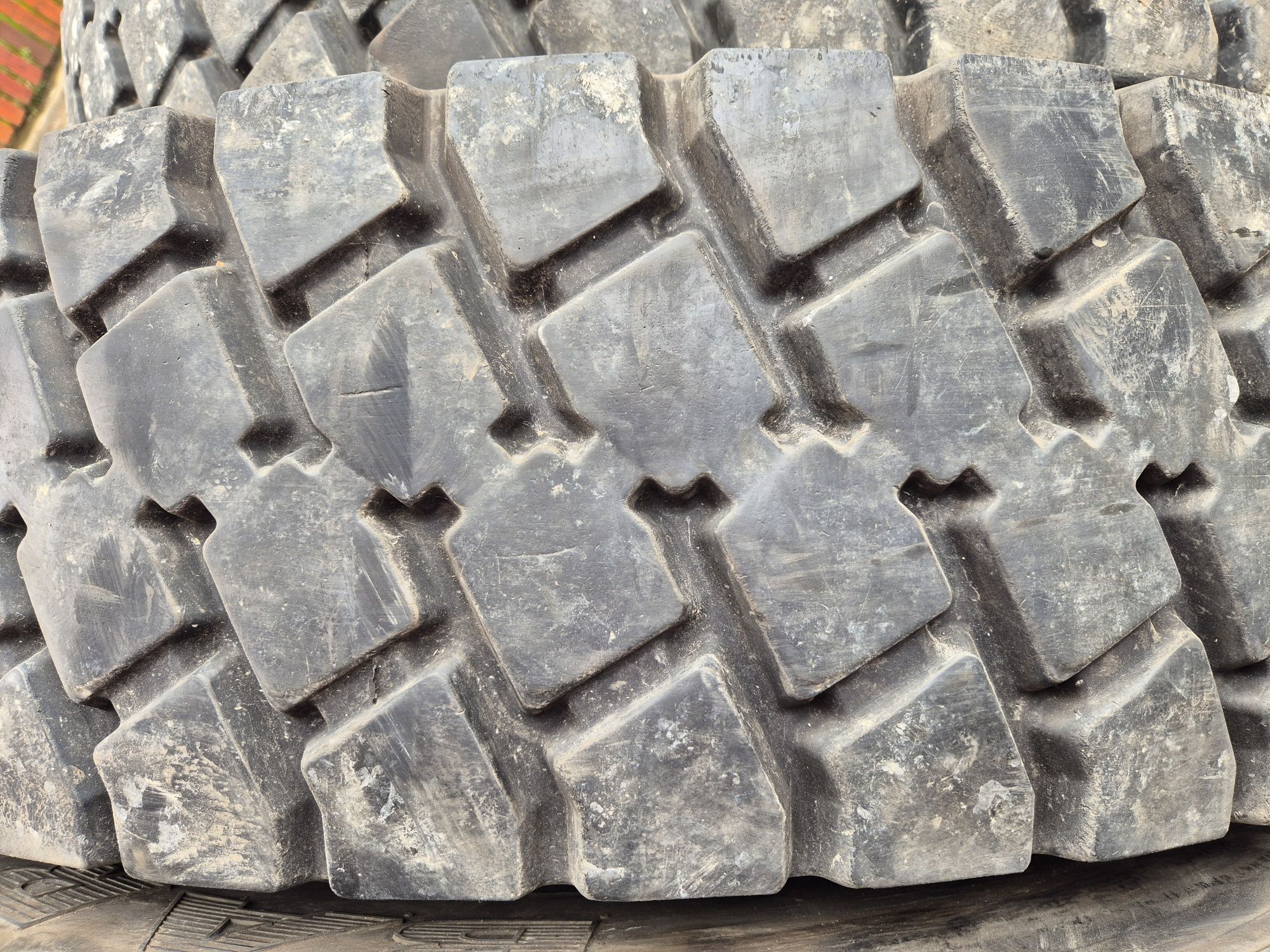 Opony 13r22.5   13-22.5