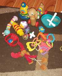 Zabawki dla dziecka, grzechotki piłki różne