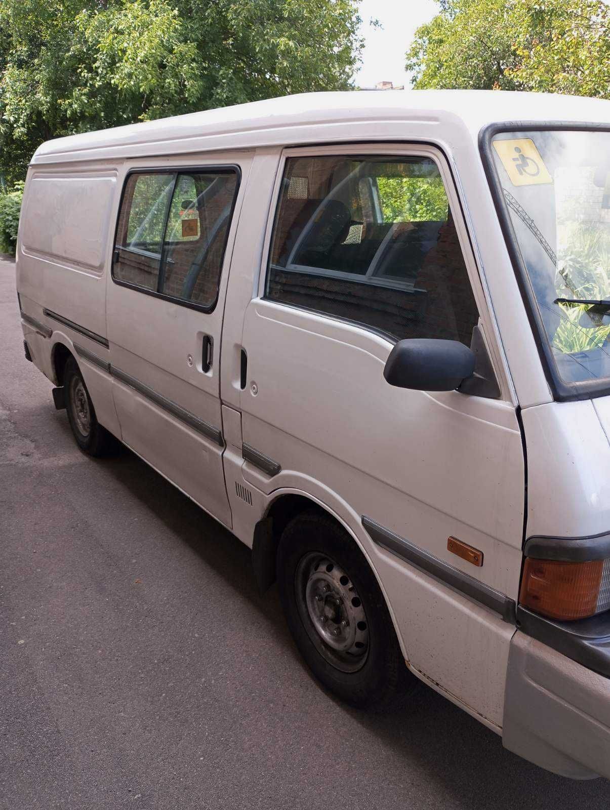 Подається Mazda E2200