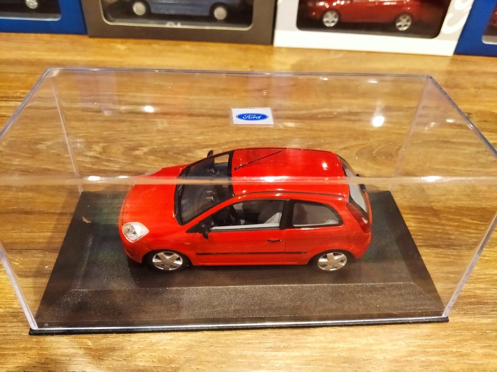 1:43 Minichamps Ford Fiesta MK6 model