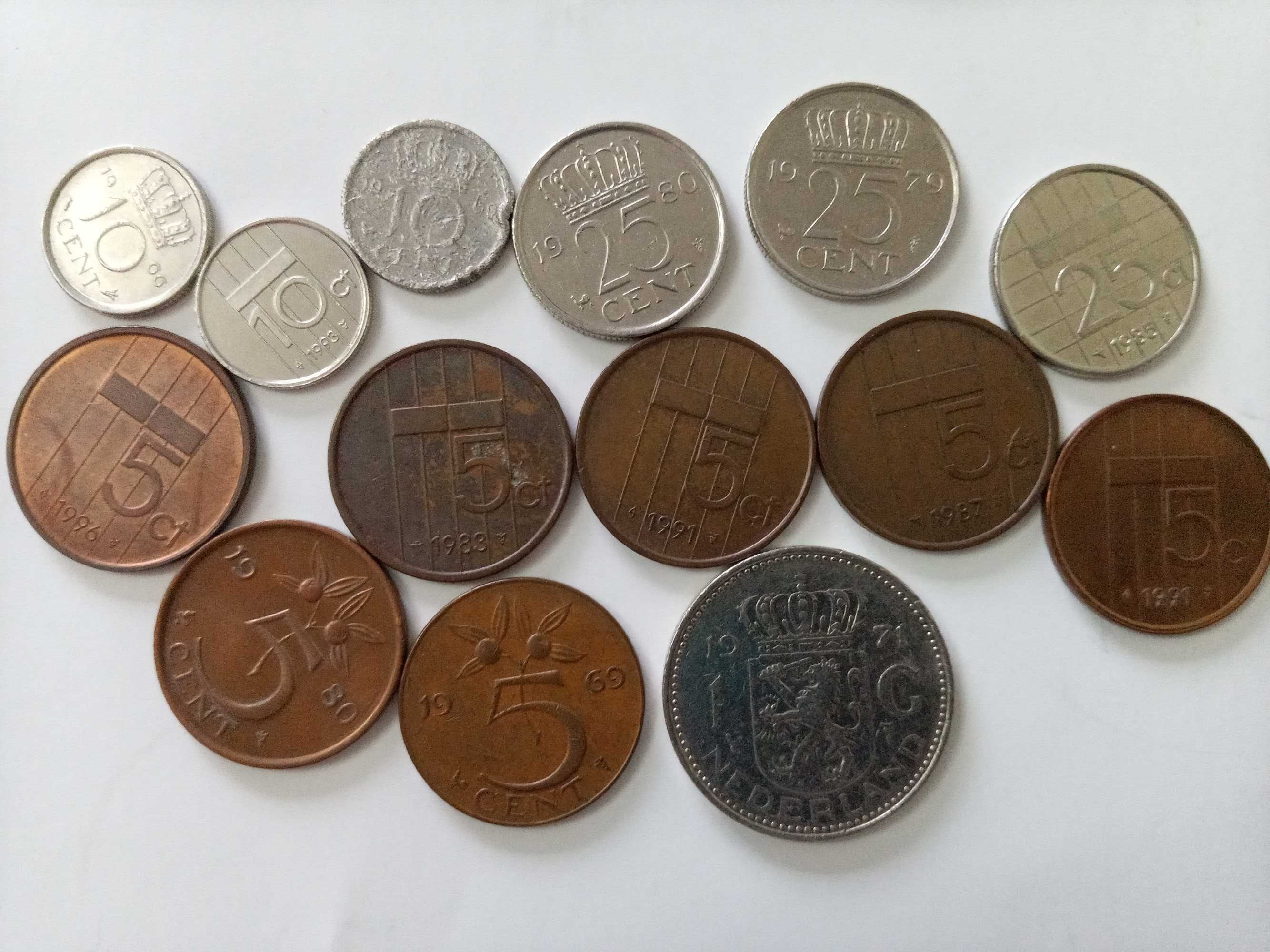 Колекція монет 23 різних країн світу
