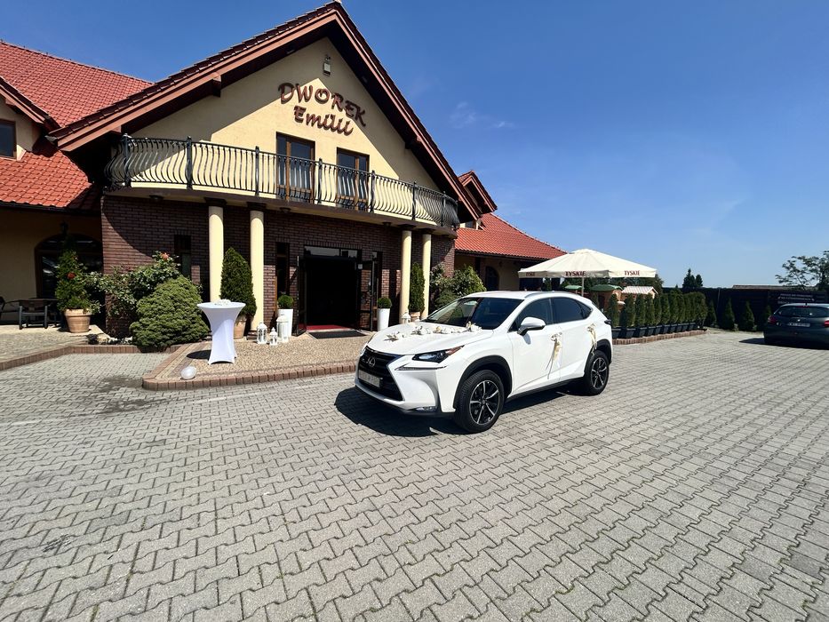 Auto do ślubu biały Lexus NX / wynajem samochodu na wesele