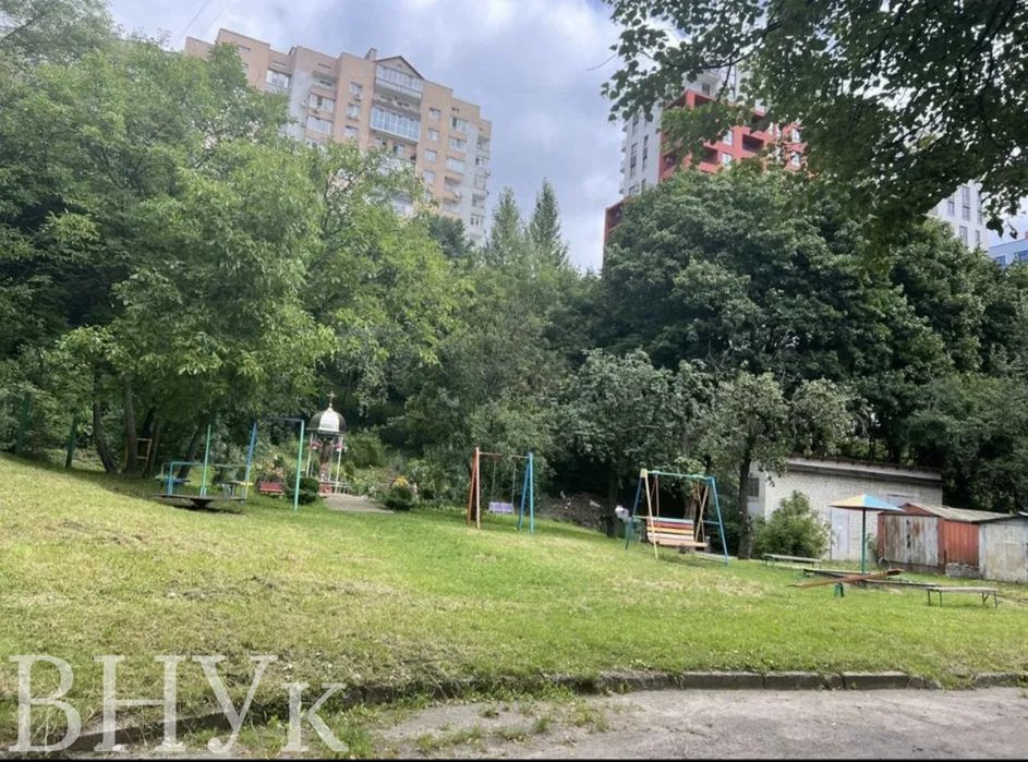 Продаж 2 кімнатної квартири по вулиці Шевченка.