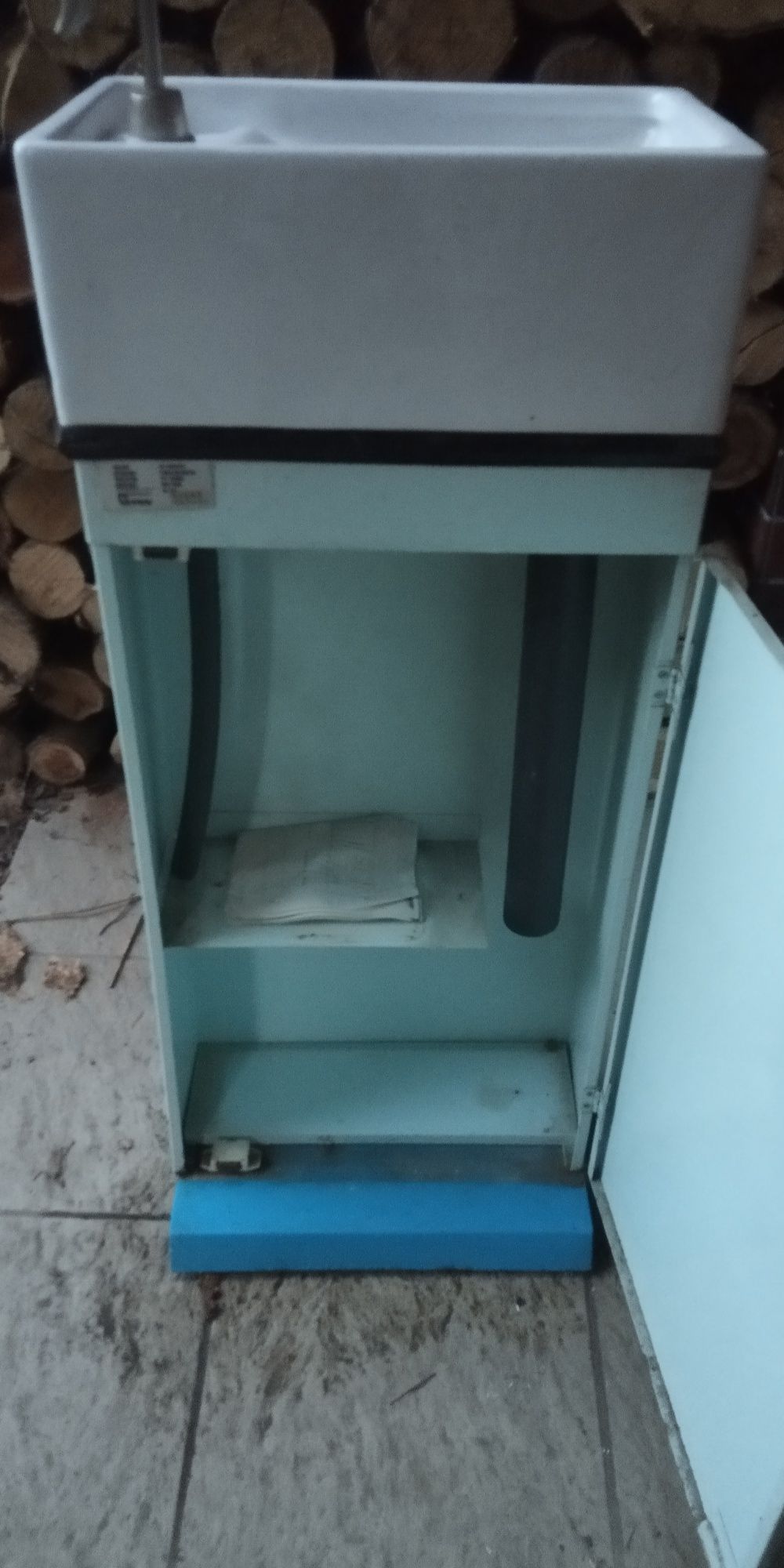 Spluwaczka stomatologiczna typu struga zabytek PRL-u *RZADKOŚĆ*