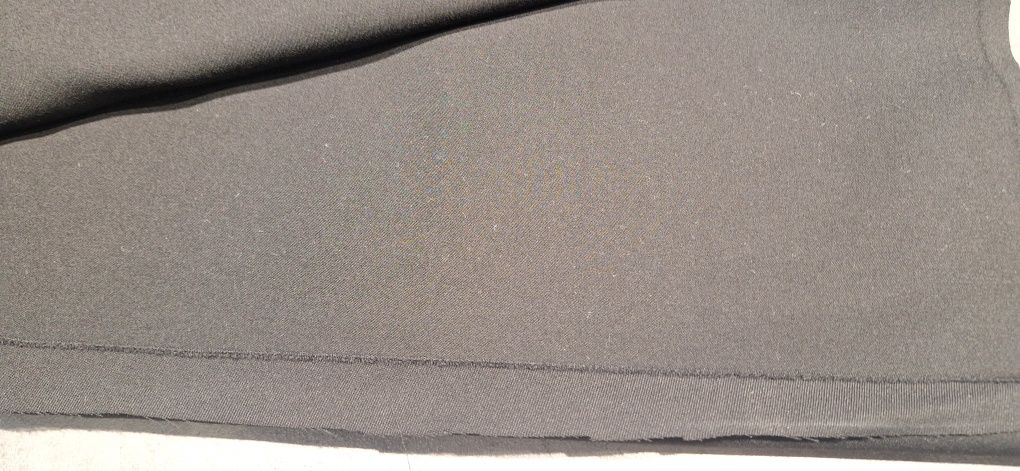 Auzinger Textiles Wełna 100% Czarna Grubsza 1,8 m