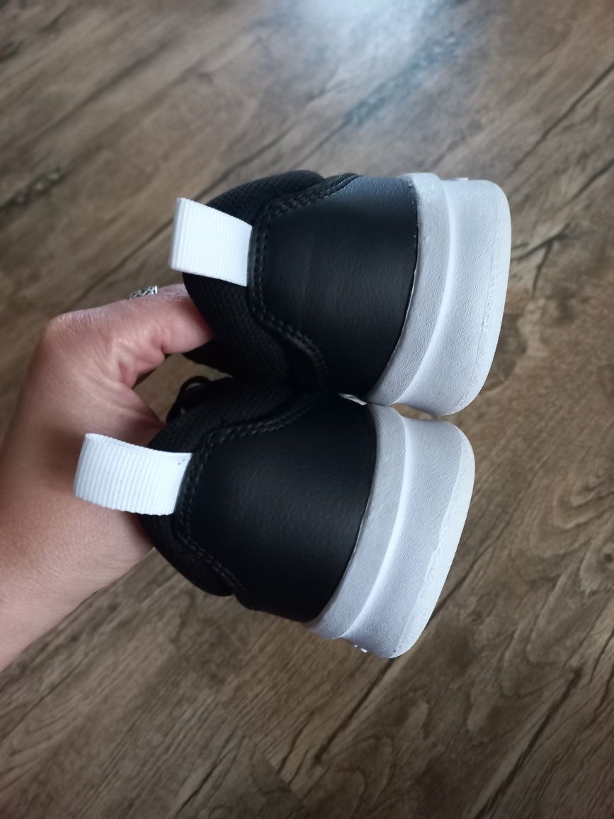 Кросівки Adidas 37.5 р
