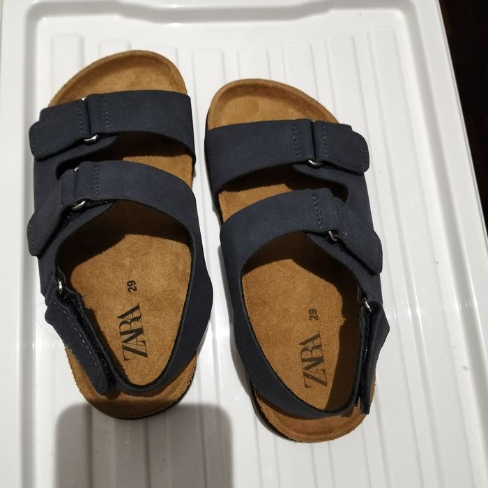 Sandálias Zara em pele 2 cores