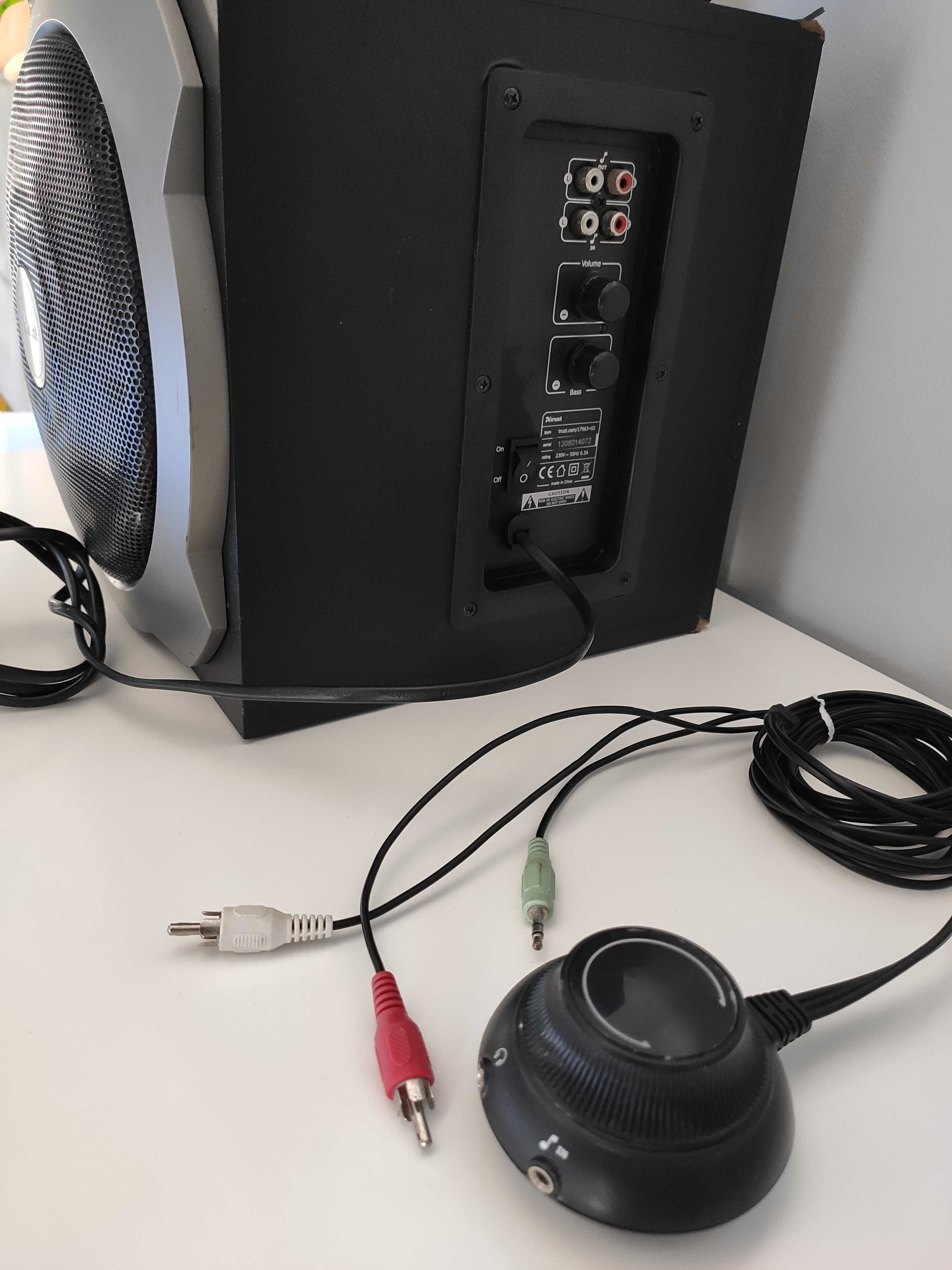 Colunas Trust Tytan 2.1 com 120watt