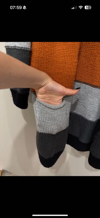 Kardigan sweter z kapturem