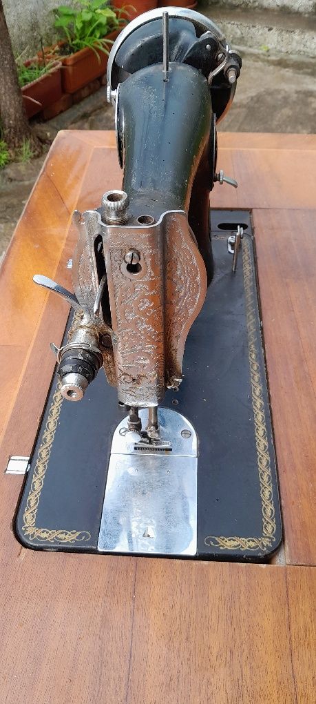 Máquina de costura alfa  antiga