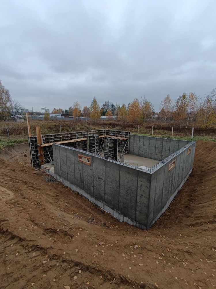 Budowa od podstaw, Prace żelbetowe, Płyty fundamentowe, Roboty ziemne