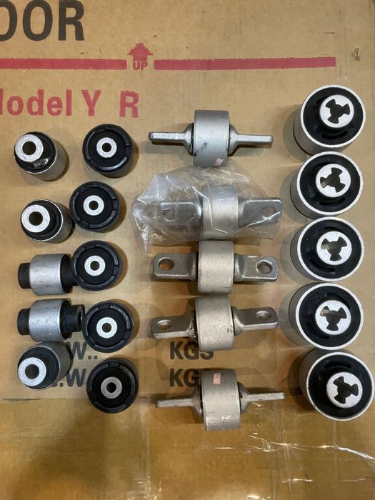 1044324-00  Сайлентблок рычага подвески Tesla Model Y Model 3