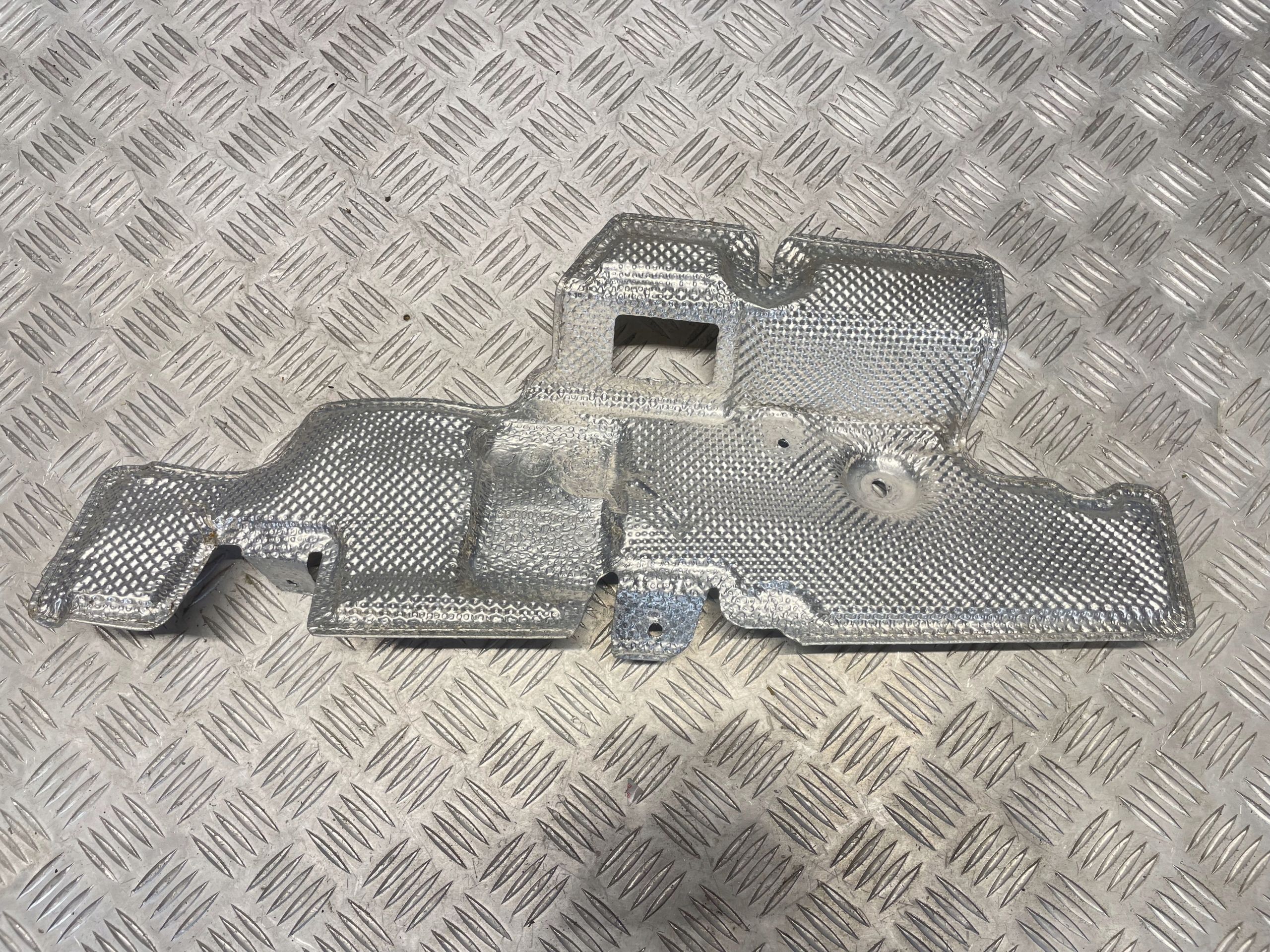BMW F82 M4 OSŁONA Termiczna Akumulatora