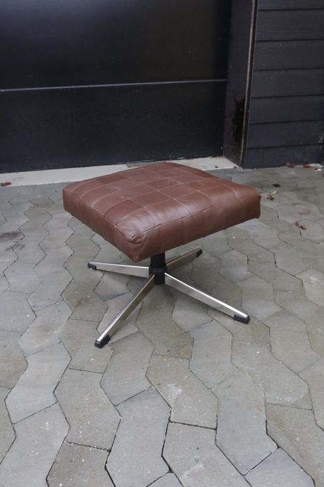Brązowa skórzana pufa bauhaus podnóżek 1960 vintage