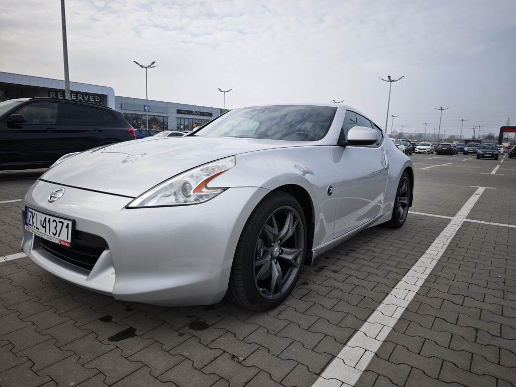 Nissan 370Z Pack Nismo Szpera Akebono