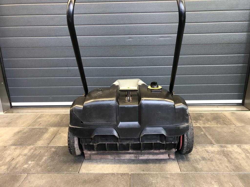 Zamiatarka Karcher KM 70/30 C  - napędzana elektrycznie