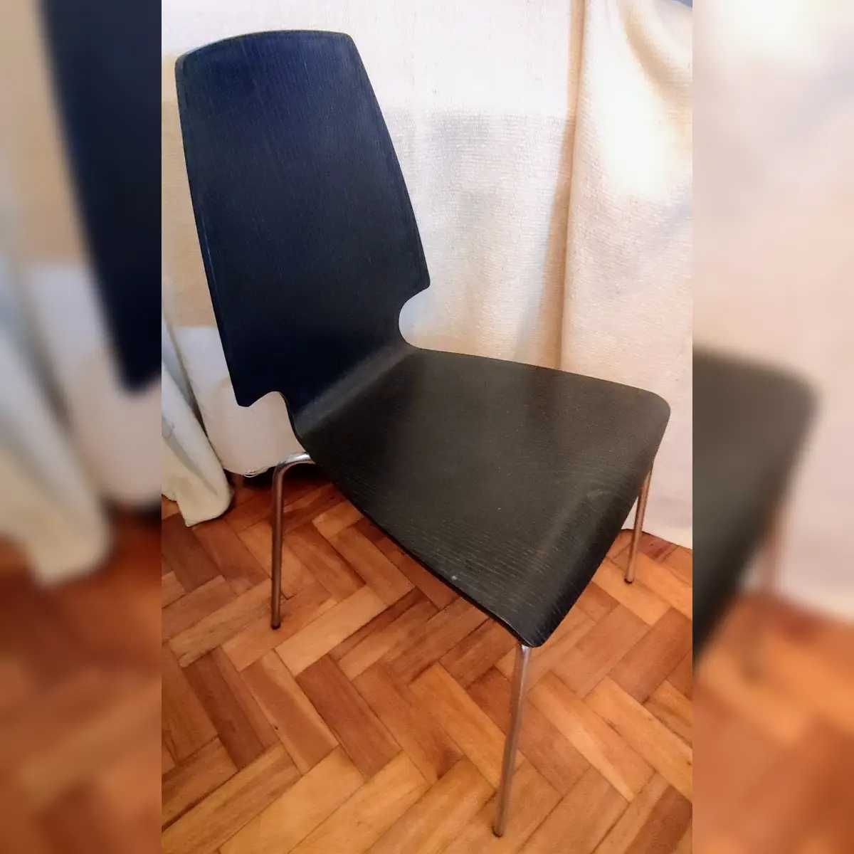 4 cadeiras empilháveis IKEA