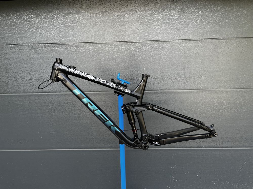 Trek Slash rama L bez pekniec z damperem Rock Shox Super Deluxe Token