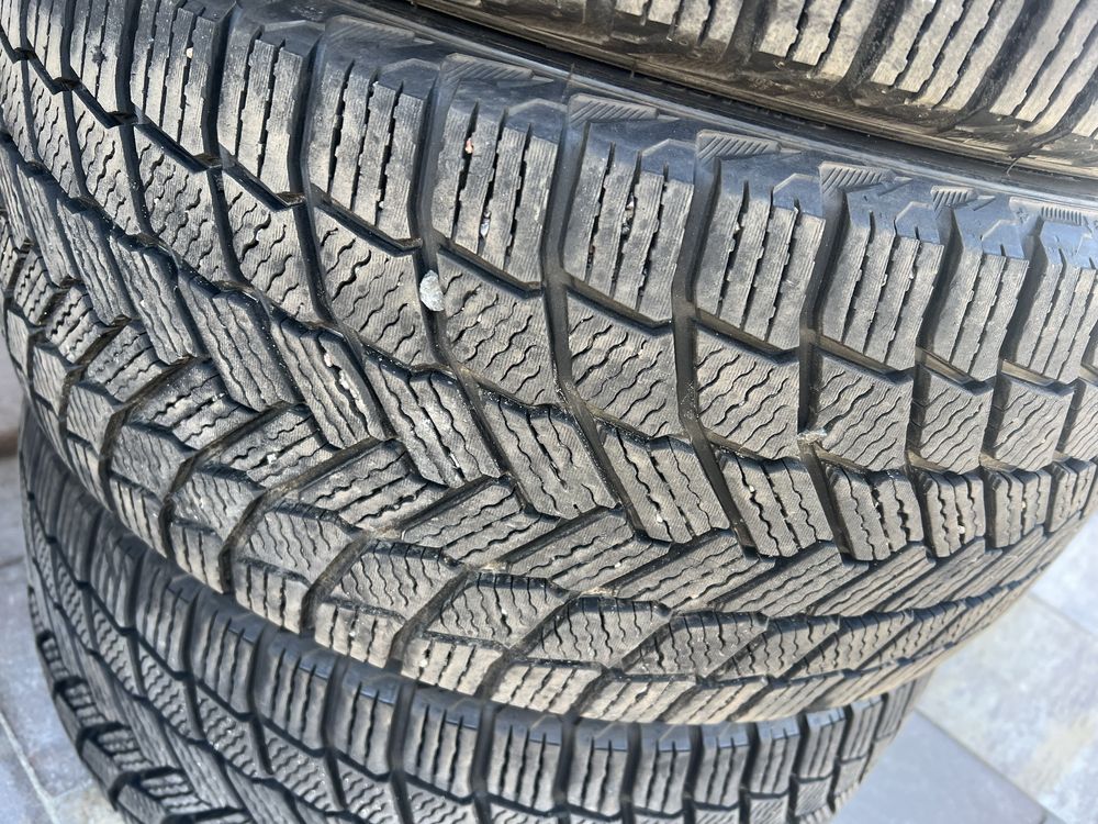 Резина шины Michelin X-Ice Snow 235/40 R19 зима новая