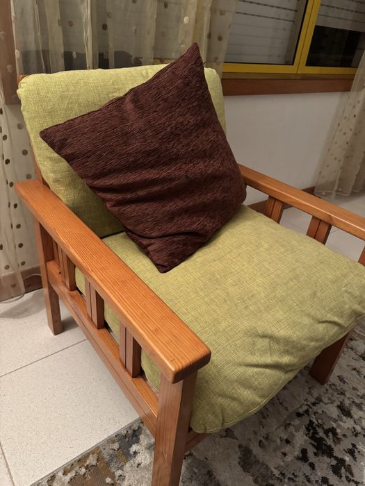 1 sofá e 2 cadeirões