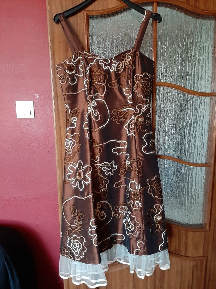 Piękna sukienka z bolerkiem w kolorze brązu rozmiar S