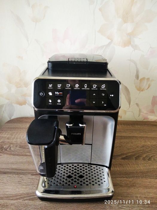 Кофемашина Phillips ep 4300 series LatteGo