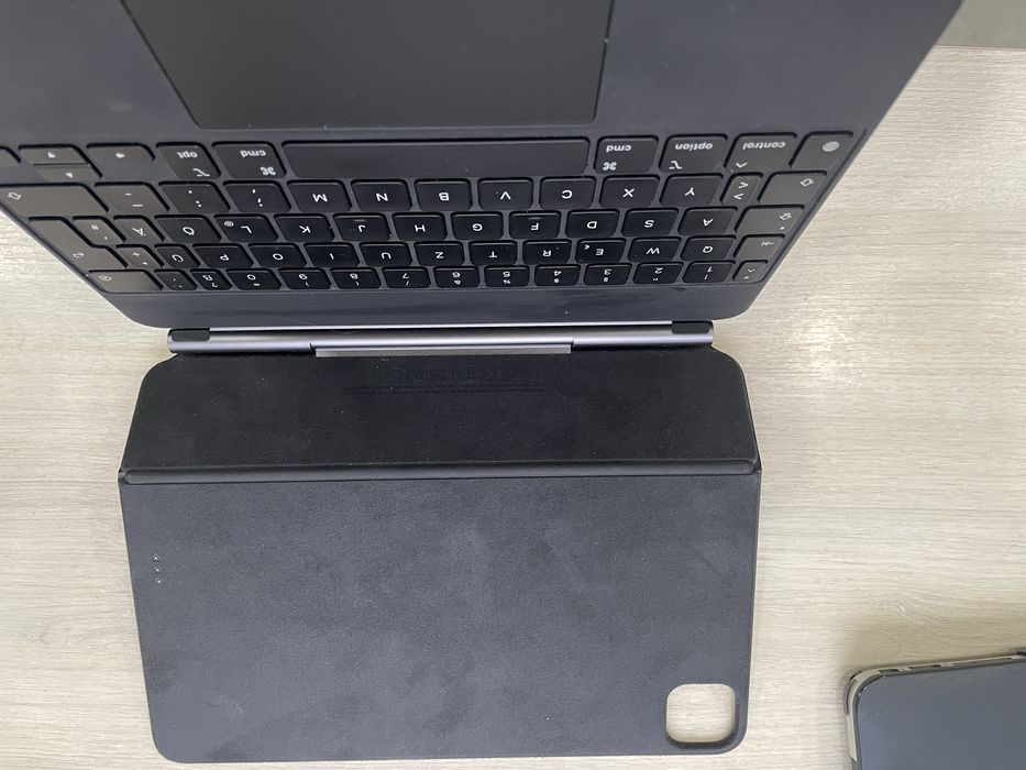 Чехол с клавиатурой EMC3532 Apple ipad pro 11 inch