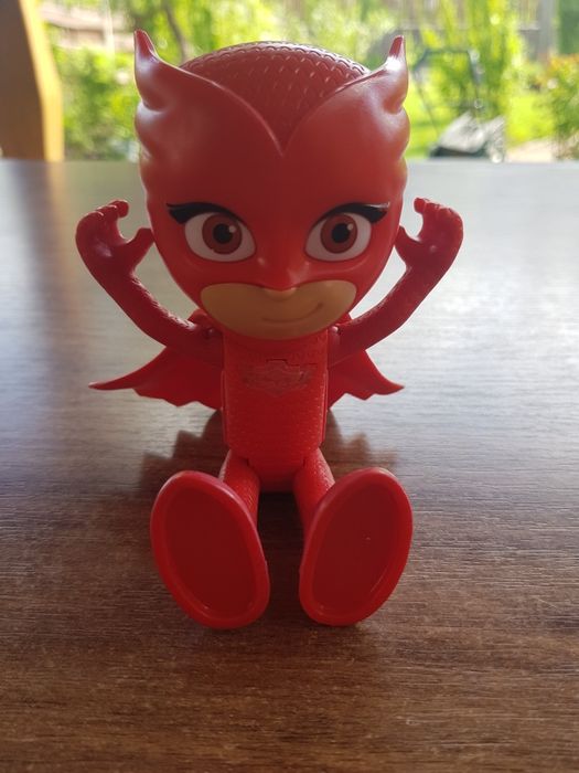 Алетт из мультфильма Герои в масках