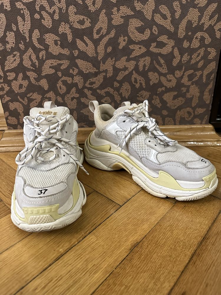 BALENCIAGA Triple S кросівки жіночі 37.