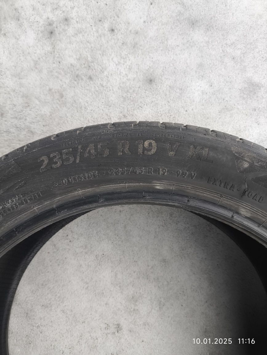 Opony letnie Continental 235/45/19